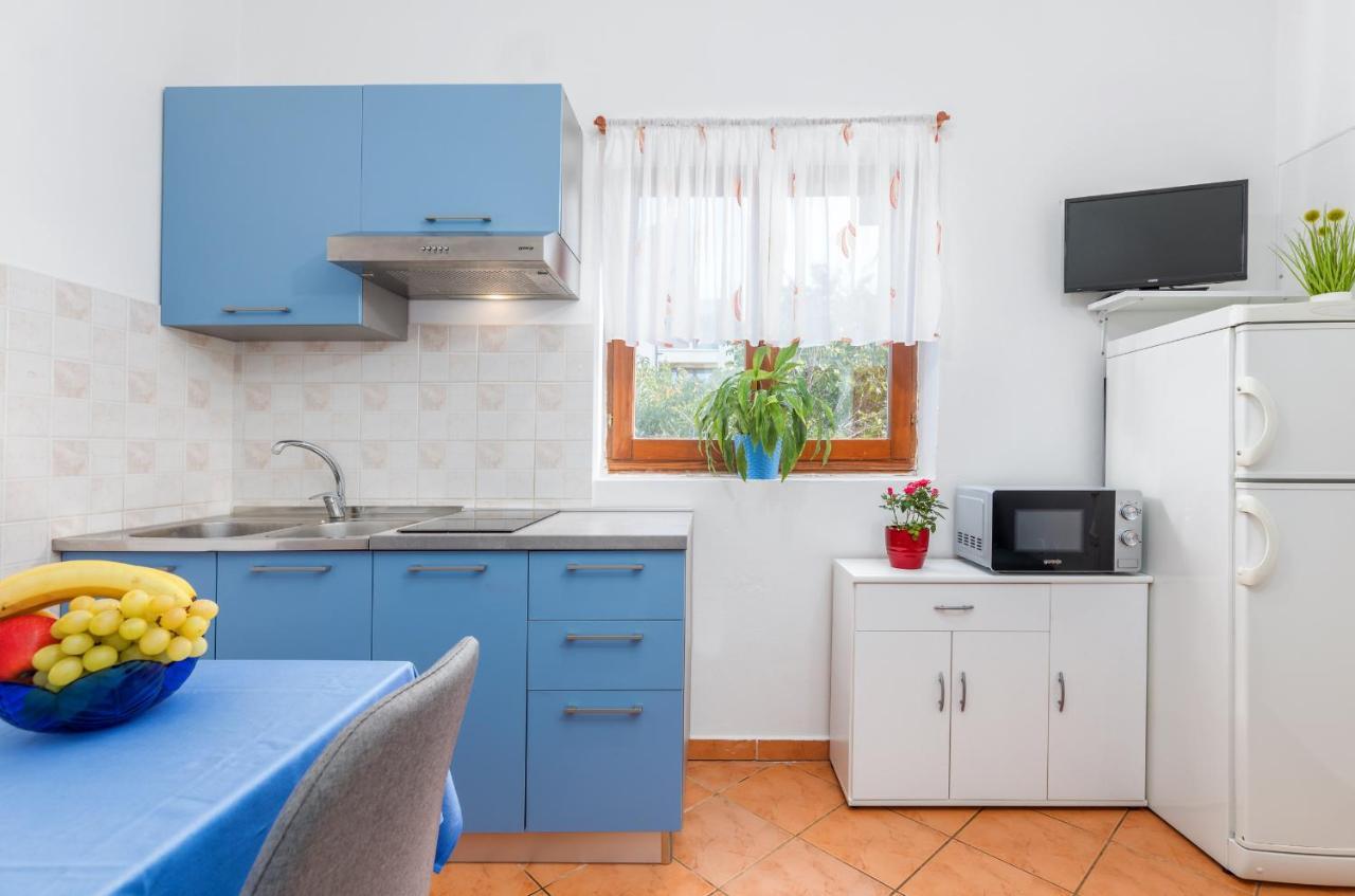 Center Of Fazana Apartments Katarina Eksteriør bilde