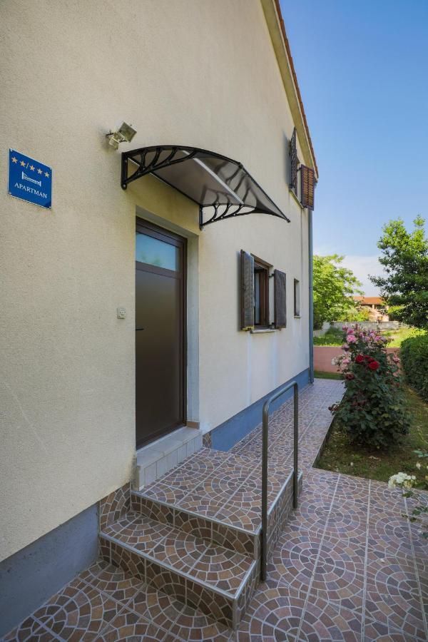 Center Of Fazana Apartments Katarina Eksteriør bilde